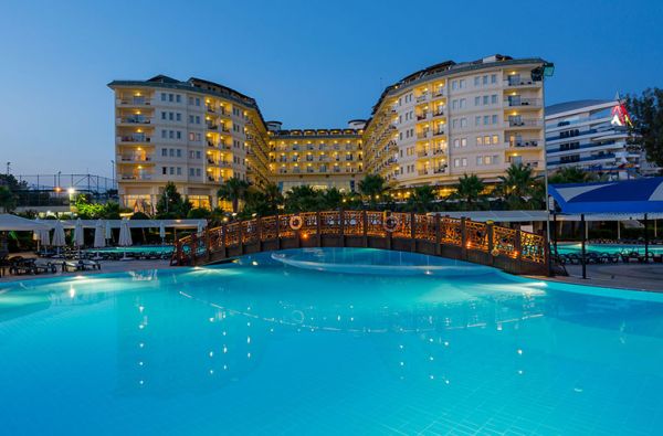 ALANIJA. Saulėtos atostogos. Skrydis, 7n. puikiame viešbutyje MUKARNAS SPA RESORT 5* su Ultra viskas įskaičiuota maitinimu!