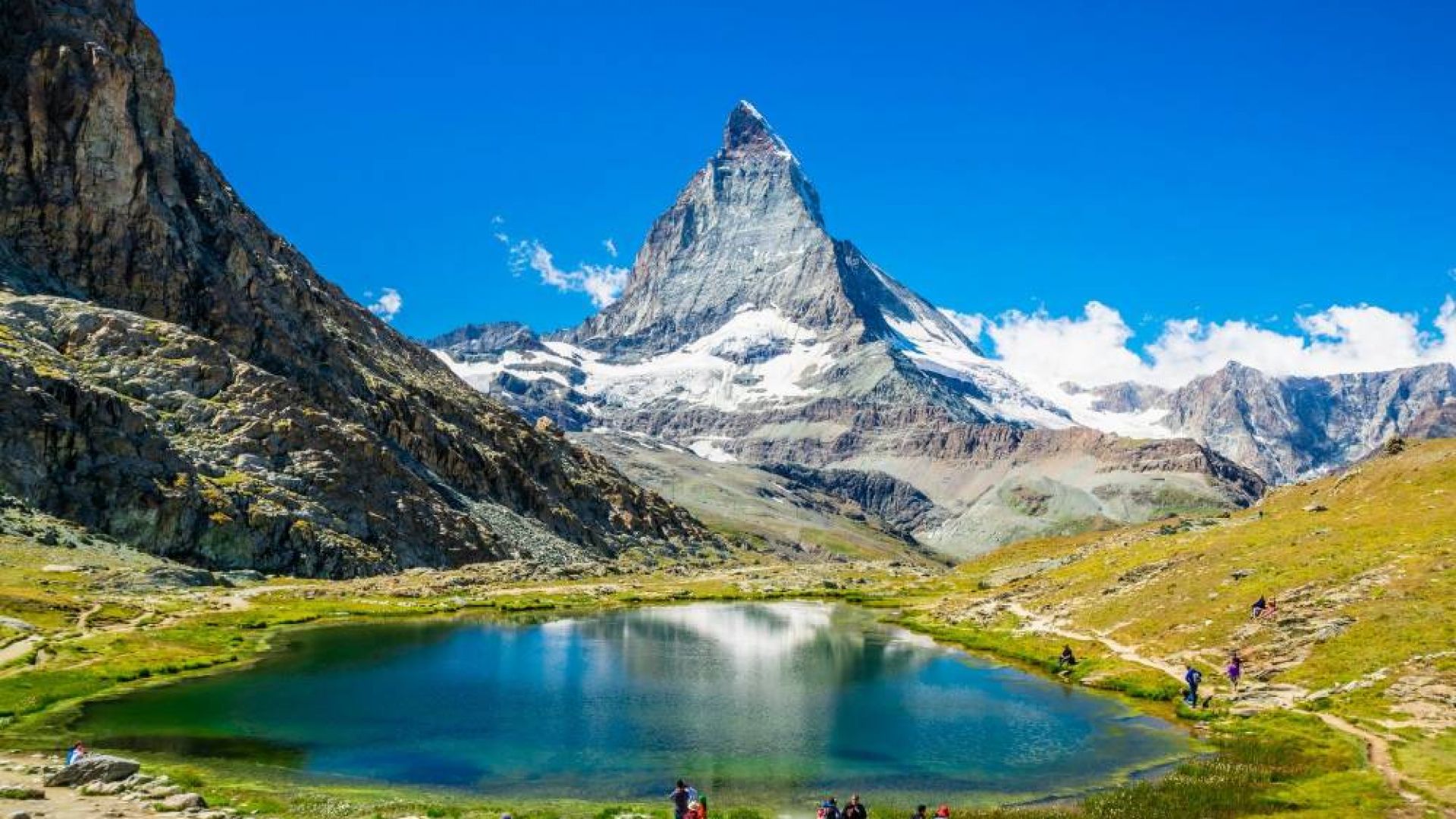 Neišsemiami Šveicarijos lobynai: kvapą gniaužiantys kalnai ir ledynų ekspresas