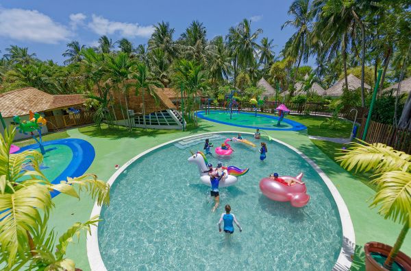 Šeimos atostogos Maldyvuose! Skrydis, pervežimas ir 7 n. viešbutyje KURAMATHI MALDIVES 4+*