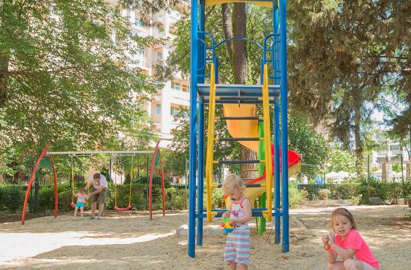 Smagių akimirkų kupinos atostogos Bulgarijoje 4* viešbutyje HVD CLUB BOR  su skrydžiu ir maitinimu „viskas įskaičiuota“