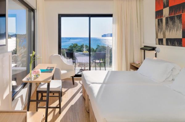SANTA PONSA. Romantiškas pabėgimas į MALJORKĄ. Skrydis, 7n. viešbutyje H10 CASA DEL MAR 4*, su pusryčiais  - nuo 609€