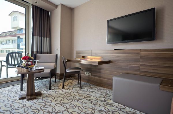 KEMERAS. Sužvejokite vasaros atostogas jau dabar! Poilsiaukite stilingame BARUT KEMER COLLECTION 5* viešbutyje Turkijoje ir mėgaukitės pasaulinio lygio aptarnavimu! Skrydis, 7 nakvynės 5* viešbutyje su „ultra viskas įskaičiuota“ maitinimu