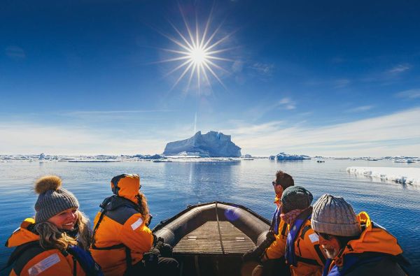 Ekspedicinis Antarktidos kruizas Quark Ultramarine laivu 12d.