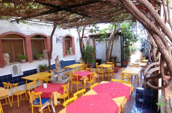 SICILIJA. Nepamirštamos atostogos tradiciniame sicilietiškame 3* viešbutyje šalia paplūdimio DA PEPPE. Skrydis, 7 nakvynės viešbutyje su pusryčiais arba pusryčiais ir vakarienėmis! Relaksas!