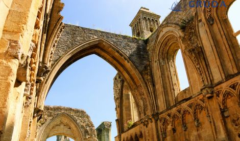 Anglija. Glastonburis.