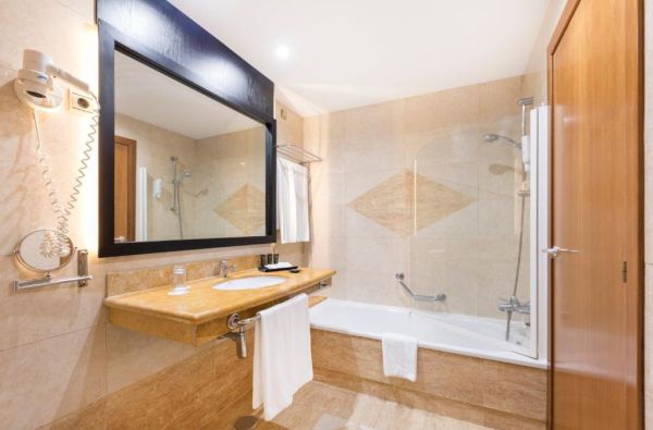 Kosta Adechė. Nuostabus laikas su šeima TENERIFĖJE. Skrydis, 7n. viešbutyje BE LIVE EXPERIENCE LA NINA 4*, su "viskas įskaičiuota" - nuo 735 €!