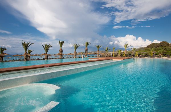 RODAS. Tik suaugusiems. Skrydis, 7n.  viešbutyje THE IXIAN GRAND  5* su viskas įskaičiuota maitinimu.