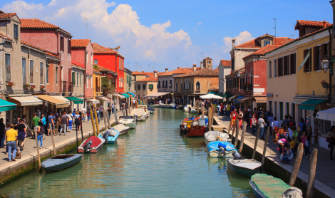 Italija. Murano sala.