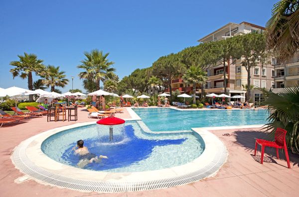 Patrauklus pasiūlymas ALBANIJOJE. Skrydis, 7n. puikiame viešbutyje MELI HOLIDAY 4* su „viskas įskačiuota“ – 599 €!