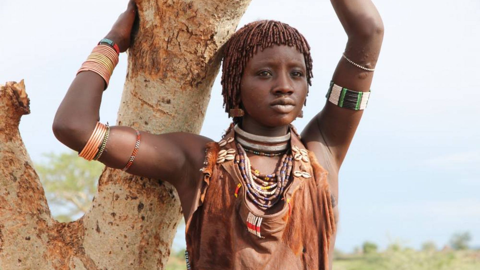 Nuotykiai Etiopijoje: kelionė per savanas ir upes pas desanešų gentį