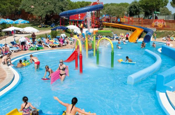 ALBUFEIRA. Kokybiškos atostogos ALGARVĖJE šeimoms su vaikais. Skrydis, 7n. viešbutyje ALFAGAR I VILLAGE 3*+, be maitinimo - nuo 595 €!