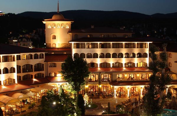 Kvapą gniaužiančios atostogos Bulgarijoje 5* viešbutyje ROYAL PALACE HELENA PARK su skrydžiu ir maitinimu  „viskas įskaičiuota“
