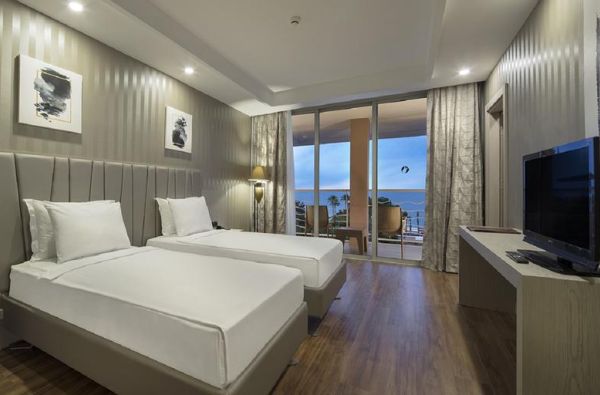 KEMERAS. Sunku atsispirti mintims apie atostogas?Sustok akimirka žavinga.Jūs jų nusipelnėte. Tad nieko nelaukite ir kraukitės lagaminus. Keliaujam į saulėtąją Turkiją.Skrydis,7 n. 5* KILIKYA PALACE GOYNUK viešbutyje su „ultra viskas įskaičiuota“ maitinimu