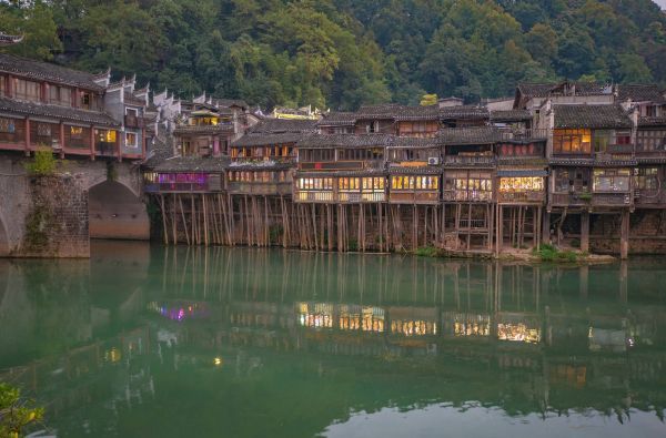 Laukiniai Vakarai Kinijoje Šilko keliu palei Didžiąją kinų sieną, budistinius grotus ir gamtos fantazijas su Avataro kalnais16d.