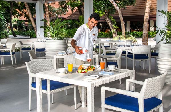 Romantiškos atostogos Maldyvuose! Skrydis, pervežimas ir 7 n. viešbutyje KURUMBA MALDIVES 5* su pusryčiais ir vakarienėmis