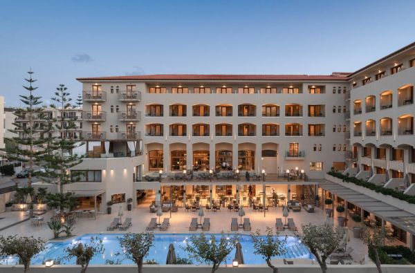 KRETA. Bangų mūša ir miesto pramogos. Skrydis, 7n. viešbutyje  THEARTEMIS PALACE 4* su pusryčiais ir  vakariene.