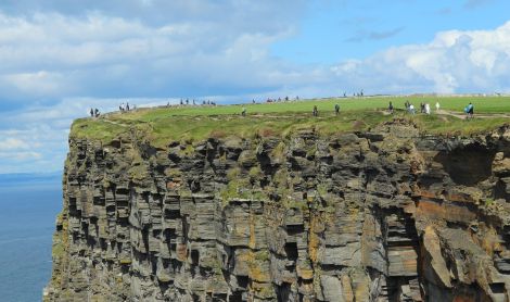 Airija. Mohero uolos.