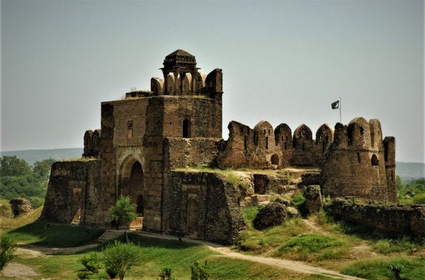 (Ne)atrastasis Pakistanas: kelionė laiku per budų paslaptis, imperijų citadeles ir paslaptingus slėnius