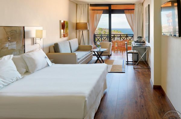 La Kaleta. Romantiškas poilsis nuolatos žaliuojančioje ir saulėtoje TENERIFĖJE. Skrydis, 7n. viešbutyje H10 COSTA ADEJE PALACE 4*, su pusryčiais ir vakariene - nuo 845 €!