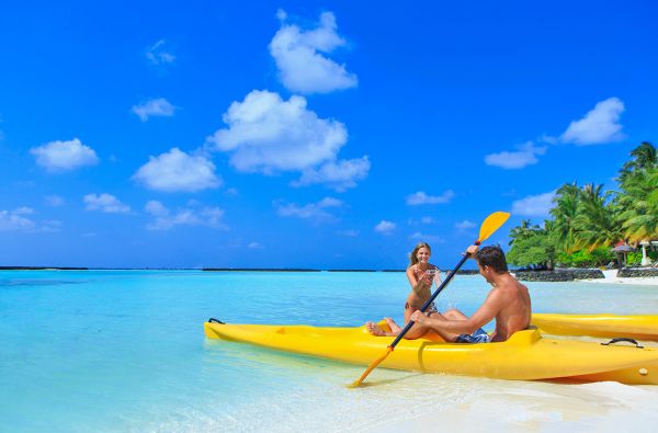 Romantiškos atostogos Maldyvuose! Skrydis, pervežimas ir 7 n. viešbutyje KURUMBA MALDIVES 5* su pusryčiais ir vakarienėmis