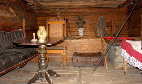 A. Baranausko klėtelė