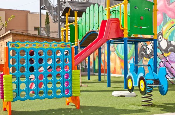 Pineda De Maras. Šeimoms čia labai patinka, išbandykite ir Jūs! Tai gražuolė Ispanija! Skrydis, 7n. viešbutyje PINEDA SPLASH 4*, su pusryčiais - nuo 585 €!