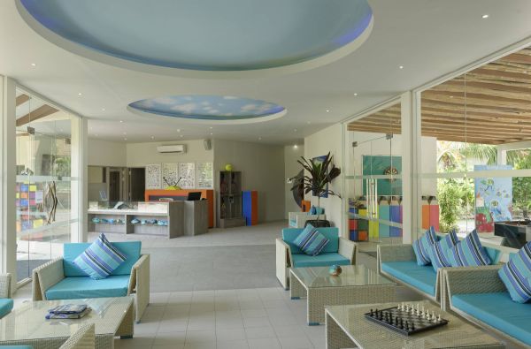 Romantiškos atostogos Maldyvuose! Skrydis, pervežimas ir 7 n. viešbutyje KURUMBA MALDIVES 5* su pusryčiais ir vakarienėmis