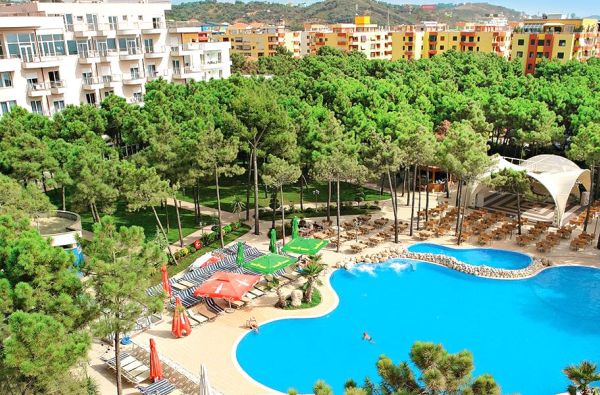 Poilsis prie jūros ALBANIJOJE. Skrydis, 7n. puikiame viešbutyje DOLCE VITA 4* su „viskas įskaičiuota“ – 699 €!