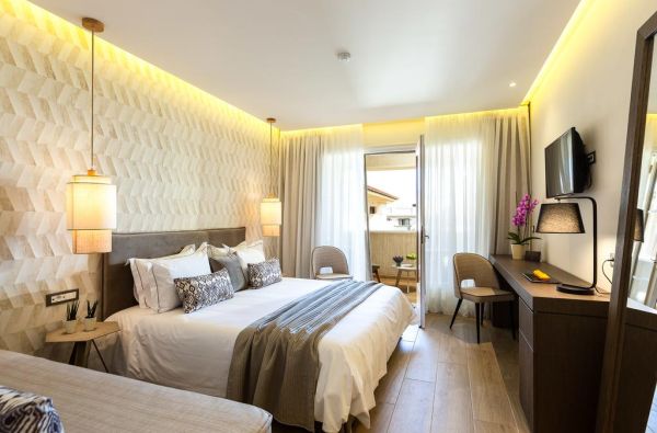 KRETA. Bangų mūša ir miesto pramogos. Skrydis, 7n. viešbutyje  THEARTEMIS PALACE 4* su pusryčiais ir  vakariene.