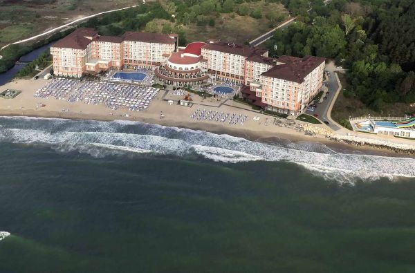 Smagių akimirkų kupinos atostogos Bulgarijoje 4* viešbutyje SOL LUNA BAY RESORT su skrydžiu ir maitinimu „viskas įskaičiuota“