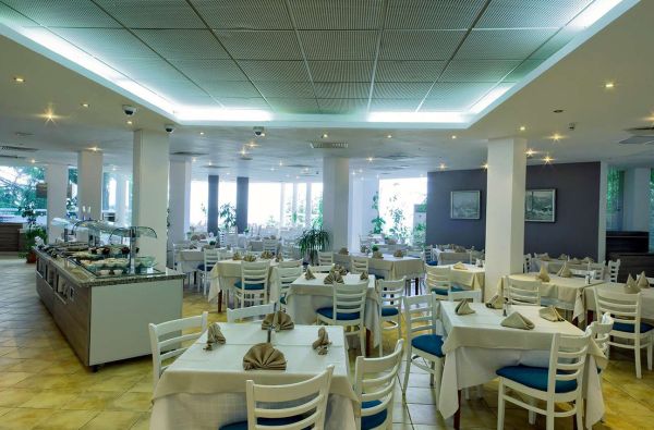 Planuokite įspūdingas vasaros atostogos Bulgarijoje 4* viešbutyje LUNA su skrydžiu ir maitinimu, „pusryčiai ir vakarienė plius“