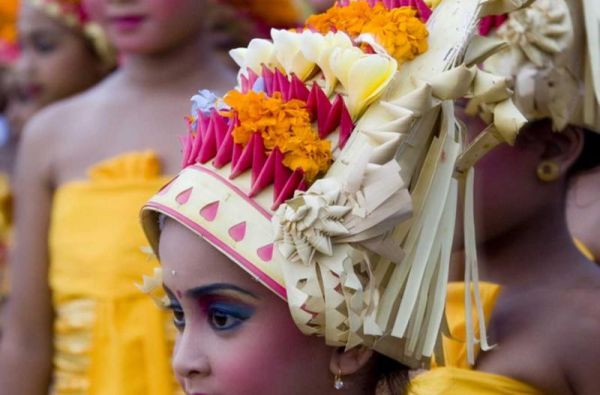 Modernusis Singapūras ir dvasingasis Balis su poilsiu kurorte prie Indijos vandenyno 14d.