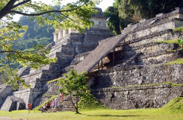 Liepsningoji Meksika su Mirusiųjų dienos fantasmagorija ir poilsiu Kankūne 15d.