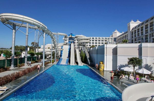 BELEKAS. Aktyvios vasaros atostogos Turkijoje su teniso rakete! TITANIC DELUXE GOLF BELEK 5* viešbutis – tobulas pasirinkimas aktyvaus poilsio mėgėjams! Skrydis, 7 nakvynės VIP klasės 5* viešbutyje su „ultra viskas įskaičiuota“ maitinimu