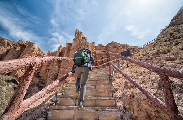 Laukiniai Vakarai Kinijoje Šilko keliu palei Didžiąją kinų sieną, budistinius grotus ir gamtos fantazijas su Avataro kalnais16d.