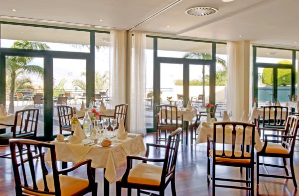 Funšalis. Jaukiam, romantiškam poilsiui MADEIROJE. Skrydis, 7n. viešbutyje MADEIRA PANORAMICO 4* su pusryčiais ir vakarienėmis - nuo 689 €!