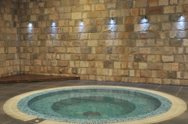 Kokybiškos atostogos JUODKALNIJOJE. Skrydis, 7n. puikiame viešbutyje AVALA RESORT & VILLAS 4+* su „pusryčiais“ –  725 €!