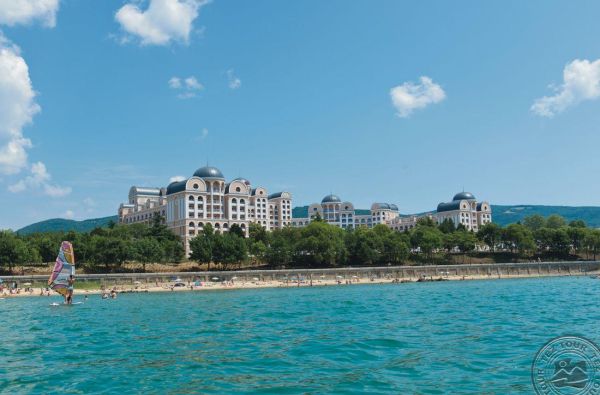 Kvapą gniaužiančios atostogos Bulgarijoje 4* viešbutyje RIU HELIOS su skrydžiu ir maitinimu „viskas įskaičiuota“