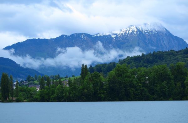 Šveicarija. Ciurichas.