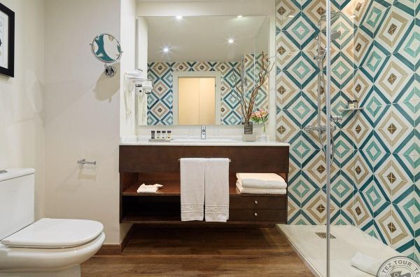 La Kaleta. Romantiškas poilsis nuolatos žaliuojančioje ir saulėtoje TENERIFĖJE. Skrydis, 7n. viešbutyje H10 COSTA ADEJE PALACE 4*, su pusryčiais ir vakariene - nuo 845 €!