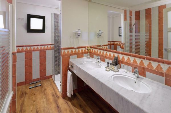 La Kaleta. Romantiškas poilsis nuolatos žaliuojančioje ir saulėtoje TENERIFĖJE. Skrydis, 7n. viešbutyje H10 COSTA ADEJE PALACE 4*, su pusryčiais ir vakariene - nuo 845 €!