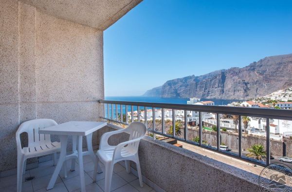 Puerto de Santiago. Aplankykite vieną gražiausių ir populiariausių salų žemėje - TENERIFĘ. Skrydis, 7n. viešbutyje VIGILIA PARK 2*, be maitinimo - nuo 510 €!