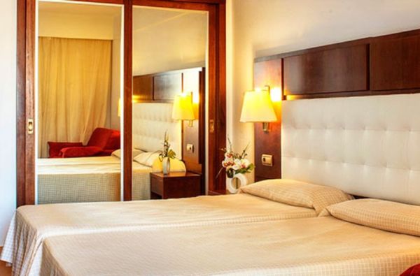 Plaja de las Amerikas. Linksmybių ir aktyvaus poilsio mėgėjų atostogos TENERIFĖJE. Skrydis, 7n. viešbutyje GALA 4*, su pusryčiais - nuo 669 €!