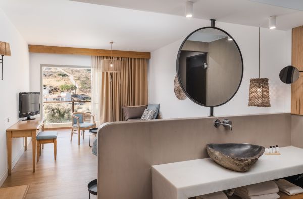 KRETA. Džiaugsmas akims ir atgaiva širdžiai. Skrydis, 7n. panoraminiame viešbutyje SEA SIDE RESORT & SPA 5* su viskas įskaičiuota maitinimu.