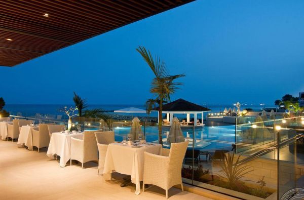 Įsimintinos atostogos saulėtame Kipre, 5* viešbutyje THE ROYAL APPOLONIA 
