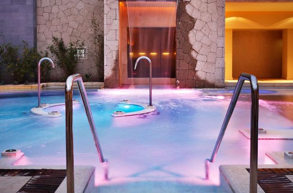 Kosta Adechė. Karališkos atostogos prabangiame viešbutyje TENERIFĖJE Skrydis, 7n. viešbutyje BAHIA DEL DUQUE 5*, su pusryčiais - nuo 1855 €!