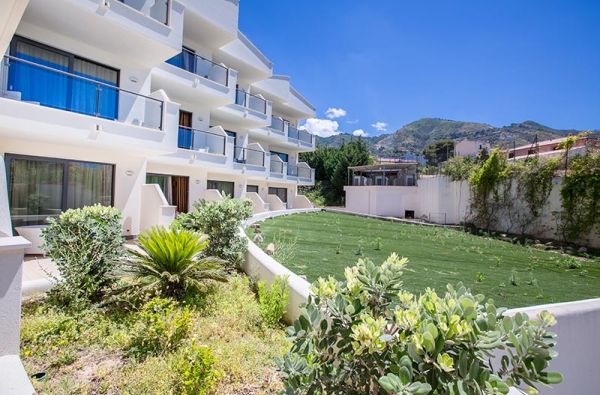 SICILIJA. Romantiškas ir jaukus poilsis. Skrydis, 7n. CEFALU SEA PALACE 5* viešbutyje su pusryčiais arba pusryčiais ir vakariene