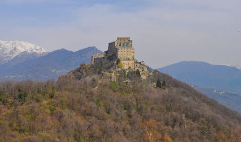 Italija. Sacra di San Michele vienuolynas.