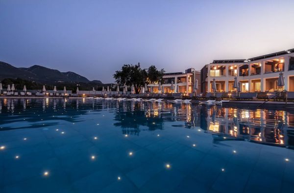 KORFU. Jaukios atostogos. Skrydis, 7n.  ACHARAVI BEACH 4* viešbutyje su pusryčiais ir vakarienėmis.