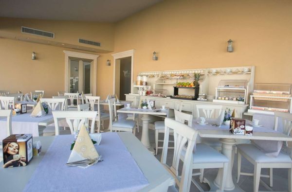 KALABRIJA. Buon Giorno Italija! Atraskite dar netyrinėtą Pietų Italijos perlą, kurį įsimylėsite iš pirmo žvilgsnio. Stebėkite paveikslo vertą spalvingą saulėlydį, mėgaukitės nuostabia gamta. Skrydis, 7n. 4* viešbutyje COLOMBA D'ORO su pusryčiais!